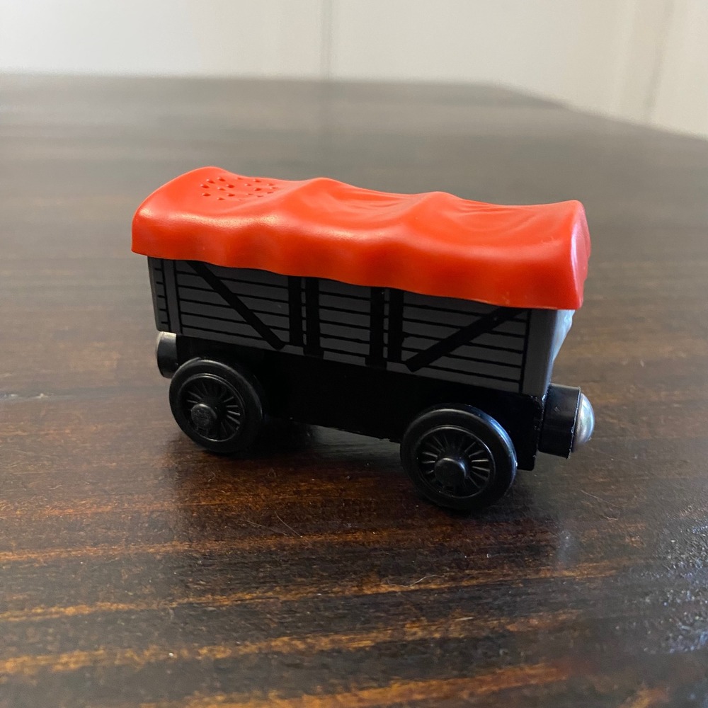 Thomas & Friends Giggling Troublesome Truck Wooden Railway Train Car Works - Picture 3 of 6